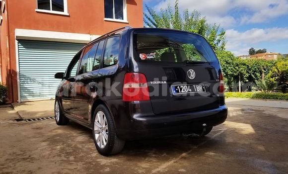 Hividy Volkswagen Touran Black Car in Antananarivo in Analamanga Hividy Volkswagen Touran Black Car in Antananarivo in Analamanga