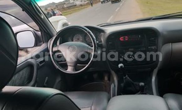 Hividy Toyota Land Cruiser Blue Car in Antananarivo in Analamanga Hividy Toyota Land Cruiser Blue Car in Antananarivo in Analamanga