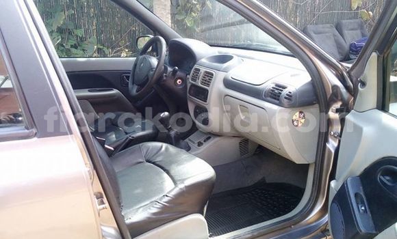 Acheter Occasion Voiture Renault Clio Autre à Antananarivo, Analamanga Acheter Occasion Voiture Renault Clio Autre à Antananarivo, Analamanga