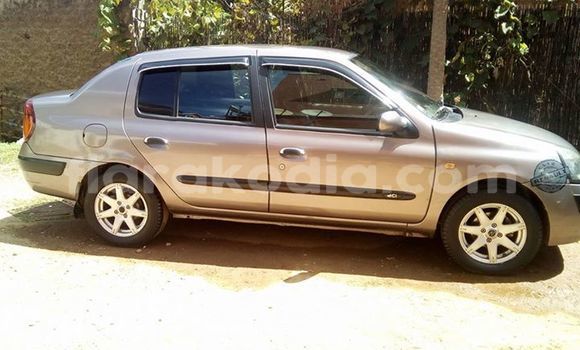 Acheter Occasion Voiture Renault Clio Autre à Antananarivo, Analamanga Acheter Occasion Voiture Renault Clio Autre à Antananarivo, Analamanga