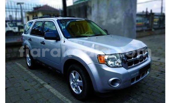 Acheter Occasion Voiture Ford Escape Gris à Antananarivo, Analamanga Acheter Occasion Voiture Ford Escape Gris à Antananarivo, Analamanga