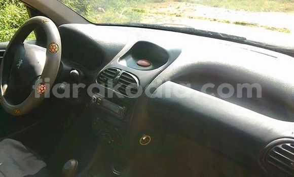 Acheter Occasion Voiture Peugeot 206 Bleu à Antananarivo, Analamanga Acheter Occasion Voiture Peugeot 206 Bleu à Antananarivo, Analamanga