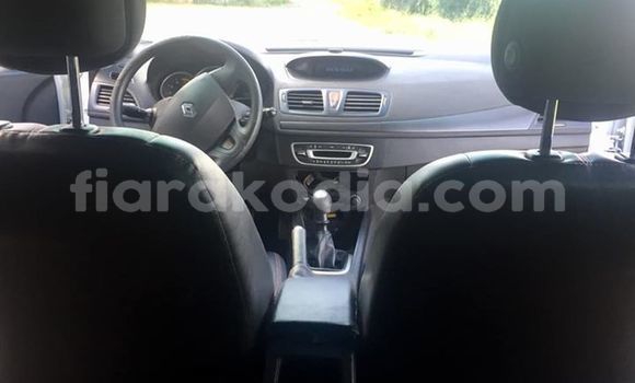 Acheter Occasion Voiture Renault Megane Blanc à Antananarivo, Analamanga Acheter Occasion Voiture Renault Megane Blanc à Antananarivo, Analamanga