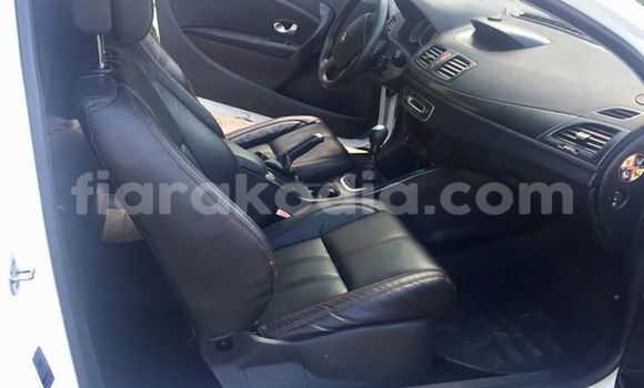 Acheter Occasion Voiture Renault Megane Blanc à Antananarivo, Analamanga Acheter Occasion Voiture Renault Megane Blanc à Antananarivo, Analamanga