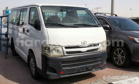 Acheter Import Voiture Toyota Hiace Blanc à Import - Dubai, Diana Acheter Import Voiture Toyota Hiace Blanc à Import - Dubai, Diana