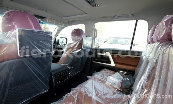 Acheter Import Voiture Toyota Land Cruiser Noir à Import - Dubai, Diana Acheter Import Voiture Toyota Land Cruiser Noir à Import - Dubai, Diana