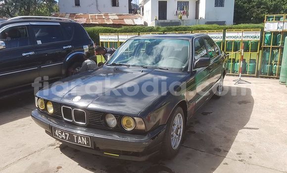 Acheter Occasion Voiture BMW 3–Series Noir à Antananarivo, Analamanga Acheter Occasion Voiture BMW 3–Series Noir à Antananarivo, Analamanga