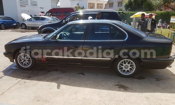 Acheter Occasion Voiture BMW 3–Series Noir à Antananarivo, Analamanga Acheter Occasion Voiture BMW 3–Series Noir à Antananarivo, Analamanga