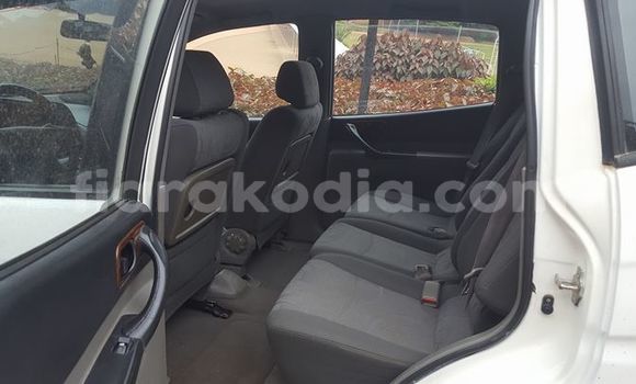 Acheter Occasion Voiture Daewoo Rezzo Blanc à Antananarivo, Analamanga Acheter Occasion Voiture Daewoo Rezzo Blanc à Antananarivo, Analamanga