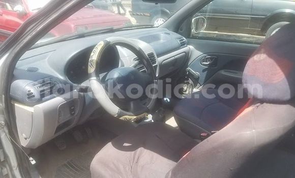 Acheter Occasion Voiture Renault Clio Gris à Antananarivo, Analamanga Acheter Occasion Voiture Renault Clio Gris à Antananarivo, Analamanga