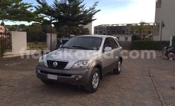 Acheter Occasion Voiture Kia Sorento Gris à Antananarivo, Analamanga Acheter Occasion Voiture Kia Sorento Gris à Antananarivo, Analamanga