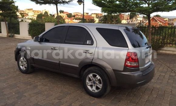 Acheter Occasion Voiture Kia Sorento Gris à Antananarivo, Analamanga Acheter Occasion Voiture Kia Sorento Gris à Antananarivo, Analamanga