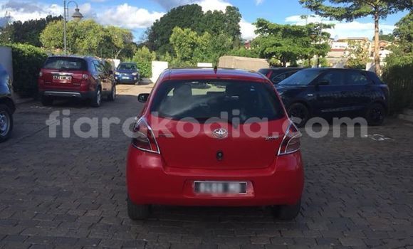 Acheter Occasion Voiture Toyota Yaris Rouge à Antananarivo, Analamanga Acheter Occasion Voiture Toyota Yaris Rouge à Antananarivo, Analamanga