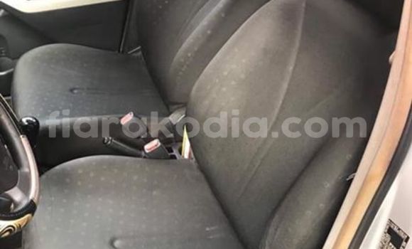 Acheter Occasion Voiture Toyota Yaris Gris à Antananarivo, Analamanga Acheter Occasion Voiture Toyota Yaris Gris à Antananarivo, Analamanga