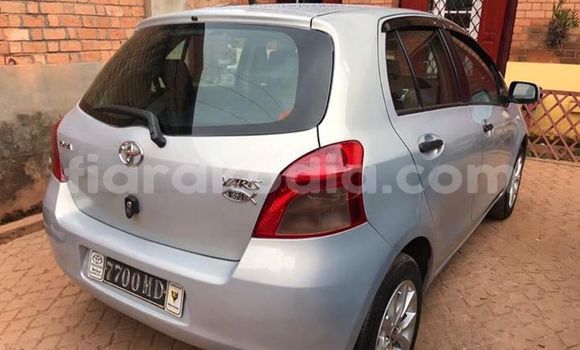 Acheter Occasion Voiture Toyota Yaris Gris à Antananarivo, Analamanga Acheter Occasion Voiture Toyota Yaris Gris à Antananarivo, Analamanga
