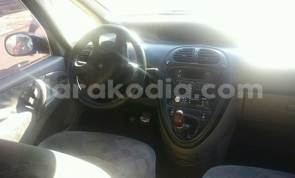Buy Used Citroen C3 Picasso Blue Car in Antananarivo in Analamanga Buy Used Citroen C3 Picasso Blue Car in Antananarivo in Analamanga