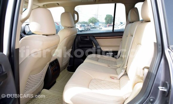 Hividy Toyota Land Cruiser Hafa Car in Import - Dubai in Diana Hividy Toyota Land Cruiser Hafa Car in Import - Dubai in Diana