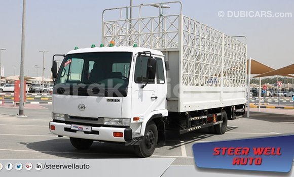 Acheter Import Voiture Nissan 350Z Blanc à Import - Dubai, Diana Acheter Import Voiture Nissan 350Z Blanc à Import - Dubai, Diana