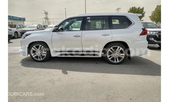 Acheter Import Voiture Lexus LX Blanc à Import - Dubai, Diana Acheter Import Voiture Lexus LX Blanc à Import - Dubai, Diana