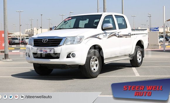 Acheter Import Voiture Toyota Hilux Blanc à Import - Dubai, Diana Acheter Import Voiture Toyota Hilux Blanc à Import - Dubai, Diana