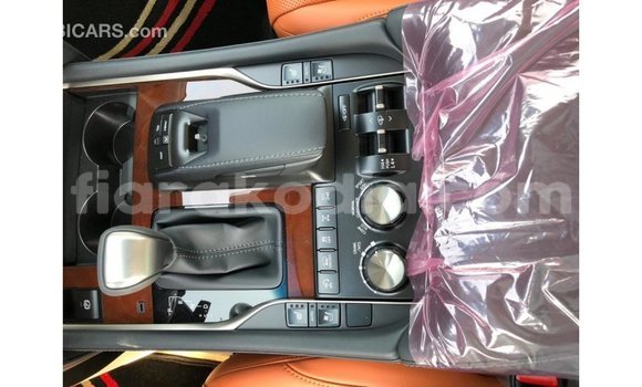 Acheter Import Voiture Lexus LX Blanc à Import - Dubai, Diana Acheter Import Voiture Lexus LX Blanc à Import - Dubai, Diana