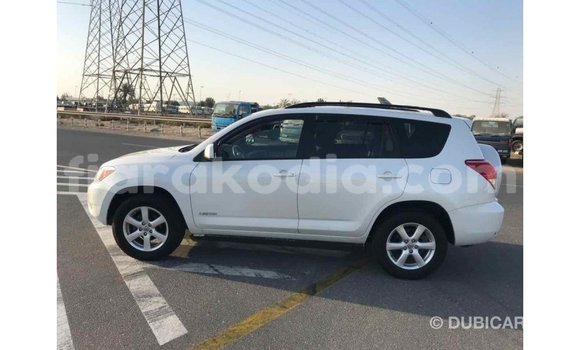 Hividy Toyota HiAce fotsy Truck in Import - Dubai in Diana Hividy Toyota HiAce fotsy Truck in Import - Dubai in Diana