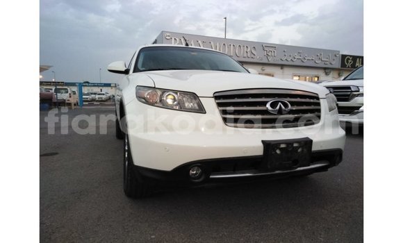 Acheter Import Voiture Infiniti FX Blanc à Import - Dubai, Diana