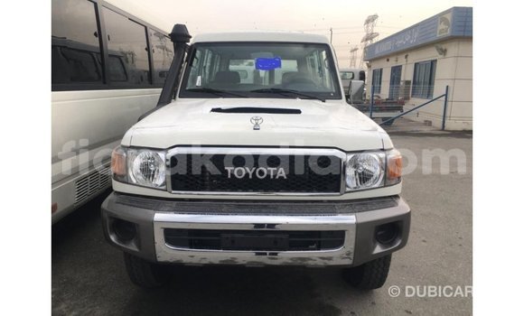 Hividy Toyota Land Cruiser fotsy Car in Import - Dubai in Diana Hividy Toyota Land Cruiser fotsy Car in Import - Dubai in Diana