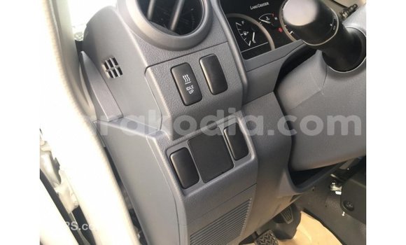 Hividy Toyota Land Cruiser fotsy Car in Import - Dubai in Diana Hividy Toyota Land Cruiser fotsy Car in Import - Dubai in Diana
