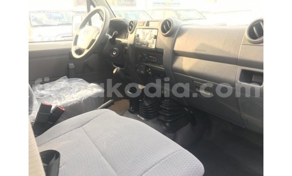 Hividy Toyota Land Cruiser fotsy Car in Import - Dubai in Diana Hividy Toyota Land Cruiser fotsy Car in Import - Dubai in Diana
