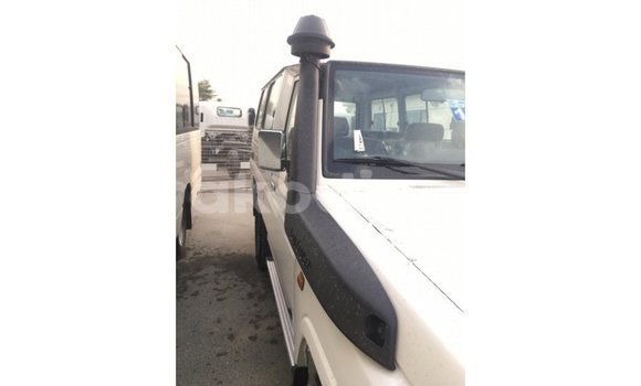 Hividy Toyota Land Cruiser fotsy Car in Import - Dubai in Diana Hividy Toyota Land Cruiser fotsy Car in Import - Dubai in Diana
