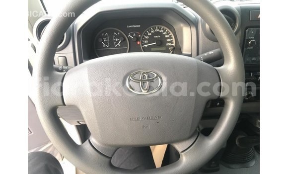 Hividy Toyota Land Cruiser fotsy Car in Import - Dubai in Diana Hividy Toyota Land Cruiser fotsy Car in Import - Dubai in Diana