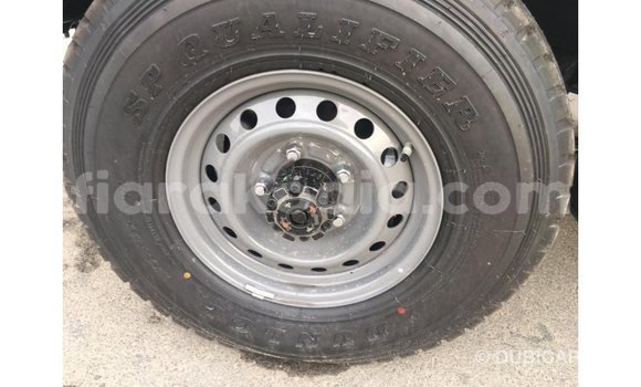 Hividy Toyota Land Cruiser fotsy Car in Import - Dubai in Diana Hividy Toyota Land Cruiser fotsy Car in Import - Dubai in Diana