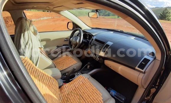 Hividy Mitsubishi Outlander Black Car in Antananarivo in Analamanga Hividy Mitsubishi Outlander Black Car in Antananarivo in Analamanga