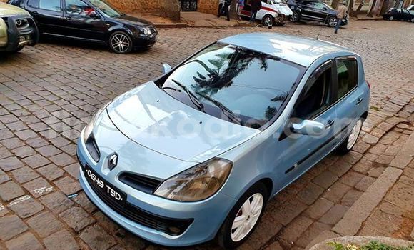 Hividy Renault Clio Blue Car in Antananarivo in Analamanga Hividy Renault Clio Blue Car in Antananarivo in Analamanga