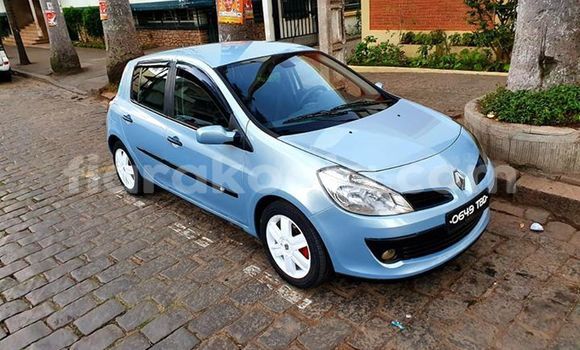 Hividy Renault Clio Blue Car in Antananarivo in Analamanga Hividy Renault Clio Blue Car in Antananarivo in Analamanga