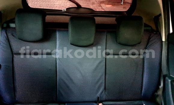 Hividy Renault Clio Blue Car in Antananarivo in Analamanga Hividy Renault Clio Blue Car in Antananarivo in Analamanga