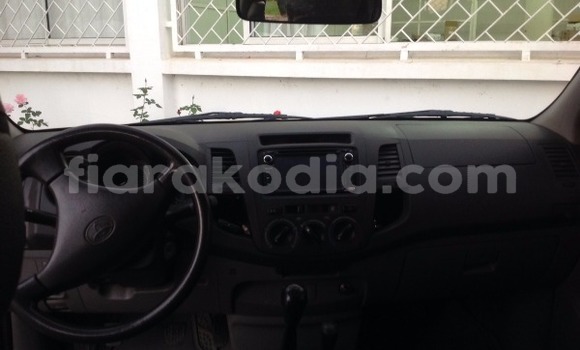 Acheter Occasion Voiture Toyota Hilux Noir à Antananarivo, Analamanga Acheter Occasion Voiture Toyota Hilux Noir à Antananarivo, Analamanga