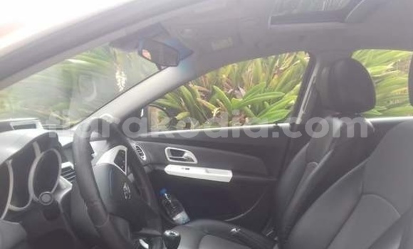 Acheter Occasion Voiture Chevrolet Cruze Blanc à Antananarivo, Analamanga Acheter Occasion Voiture Chevrolet Cruze Blanc à Antananarivo, Analamanga