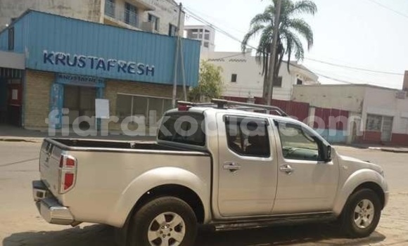 Acheter Occasion Voiture Nissan Navara Gris à Antananarivo, Analamanga Acheter Occasion Voiture Nissan Navara Gris à Antananarivo, Analamanga