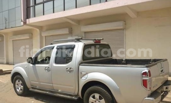 Acheter Occasion Voiture Nissan Navara Gris à Antananarivo, Analamanga Acheter Occasion Voiture Nissan Navara Gris à Antananarivo, Analamanga