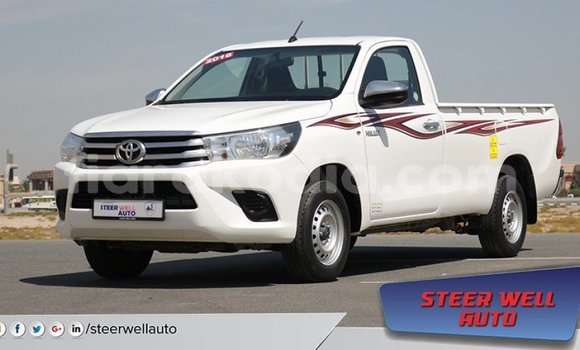 Hividy Toyota Hilux fotsy Car in Import - Dubai in Diana Hividy Toyota Hilux fotsy Car in Import - Dubai in Diana