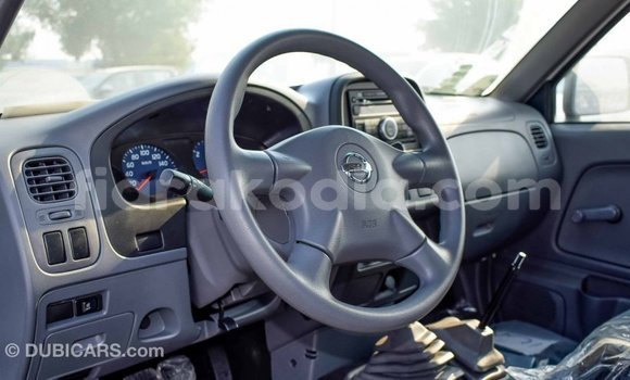 Hividy Nissan NP 300 fotsy Car in Import - Dubai in Diana Hividy Nissan NP 300 fotsy Car in Import - Dubai in Diana