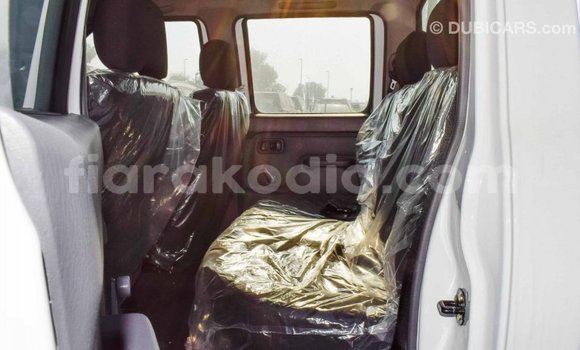 Hividy Nissan NP 300 fotsy Car in Import - Dubai in Diana Hividy Nissan NP 300 fotsy Car in Import - Dubai in Diana