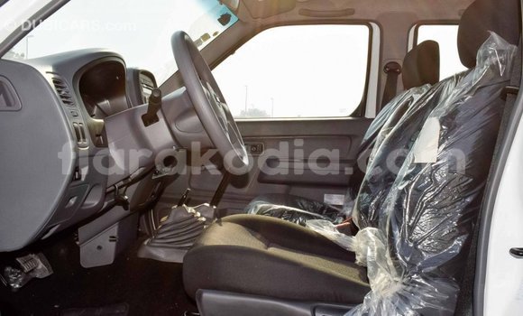 Hividy Nissan NP 300 fotsy Car in Import - Dubai in Diana Hividy Nissan NP 300 fotsy Car in Import - Dubai in Diana