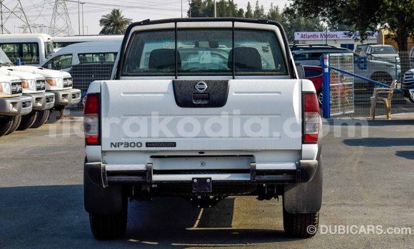 Hividy Nissan NP 300 fotsy Car in Import - Dubai in Diana Hividy Nissan NP 300 fotsy Car in Import - Dubai in Diana