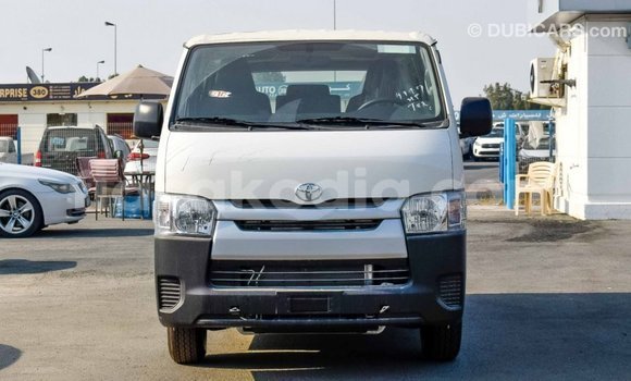 Hividy Toyota Hiace fotsy Car in Import - Dubai in Diana Hividy Toyota Hiace fotsy Car in Import - Dubai in Diana