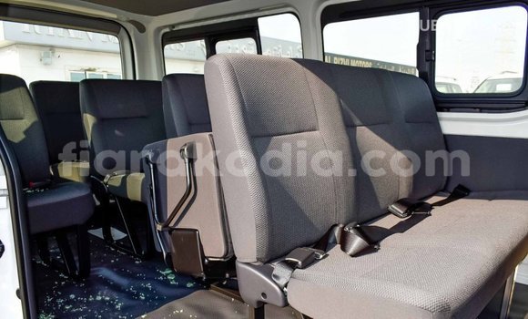 Hividy Toyota Hiace fotsy Car in Import - Dubai in Diana Hividy Toyota Hiace fotsy Car in Import - Dubai in Diana