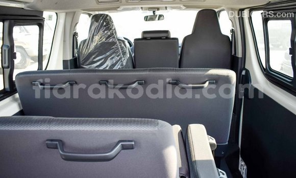 Hividy Toyota Hiace fotsy Car in Import - Dubai in Diana Hividy Toyota Hiace fotsy Car in Import - Dubai in Diana