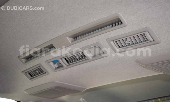 Hividy Toyota Hiace fotsy Car in Import - Dubai in Diana Hividy Toyota Hiace fotsy Car in Import - Dubai in Diana
